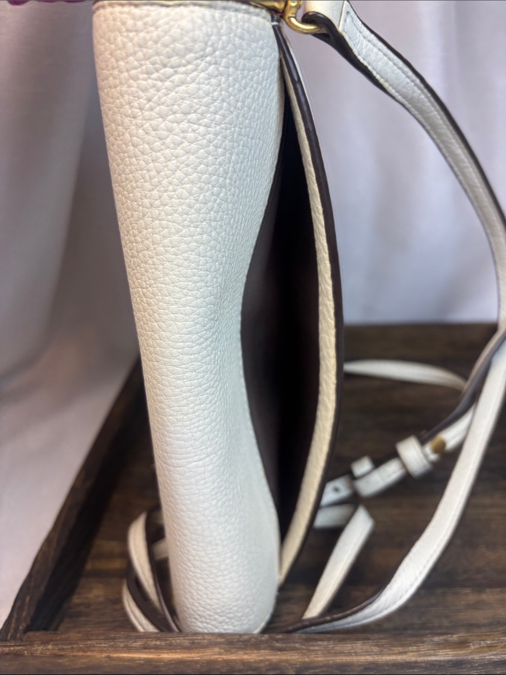 Tory Burch Cream Pebbled Leather Crossbody with Logo - Picture 3 of 7